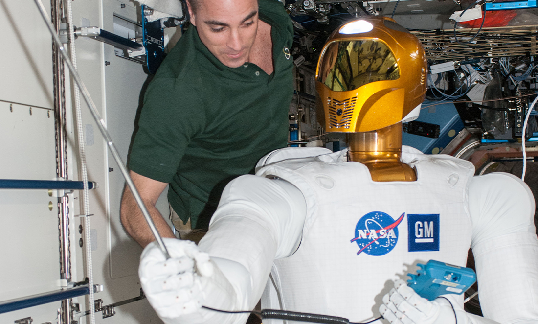 NASAs Robonaut, with astronaut Chris Cassidy