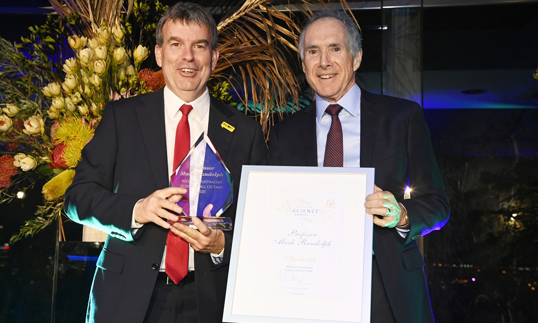 WA Science Hall of Fame inductee Professor Mark Randolph alongside Minister Dave Kelly