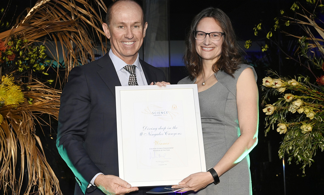 WA Museum's Dr Nerida Wilson accepting the award for Chevron Science Engagement Initiative of the Year