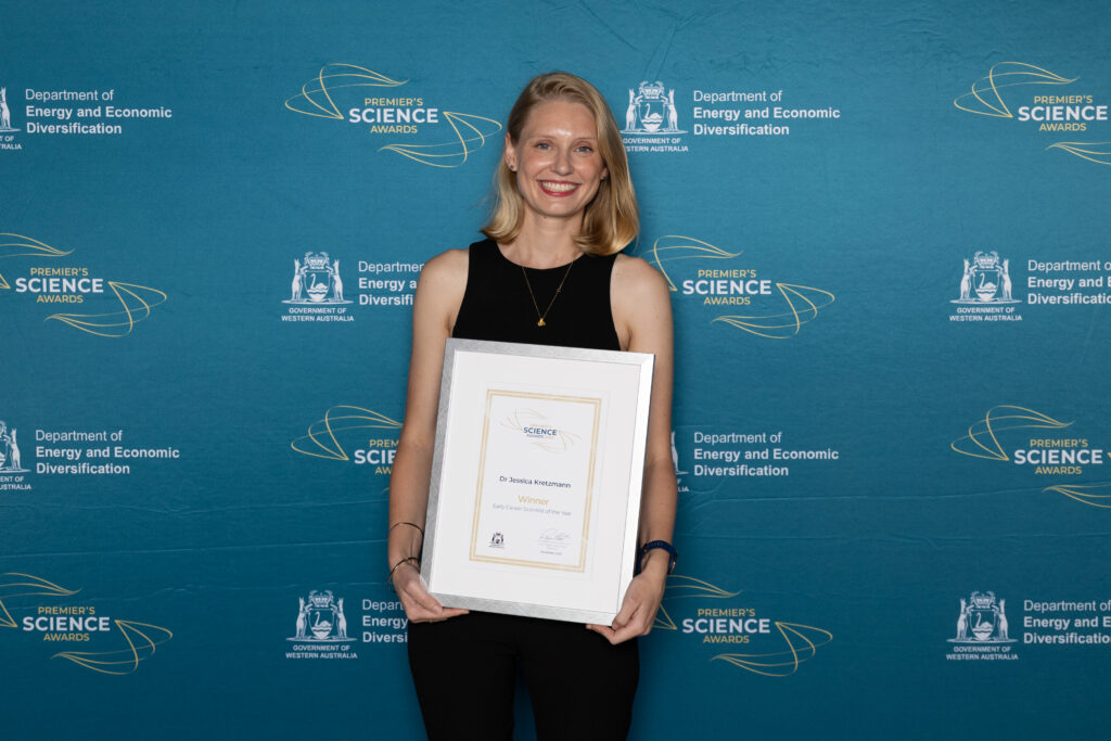 DR JESSICA KRETZMANN IS MAKING DNA ORIGAMI